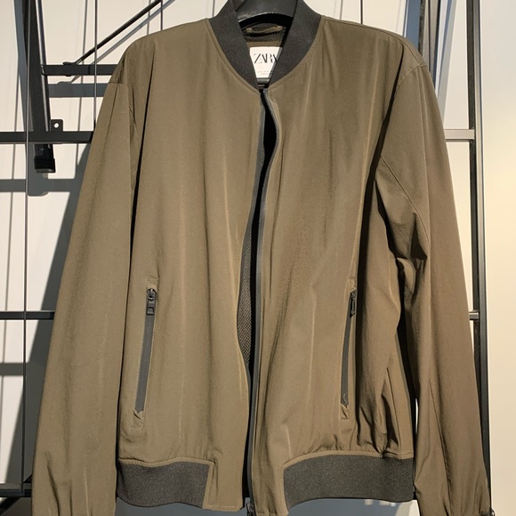 Zara Bomber - Picture 1 of 2